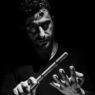 Santino Scavelli im DrumHub Studio