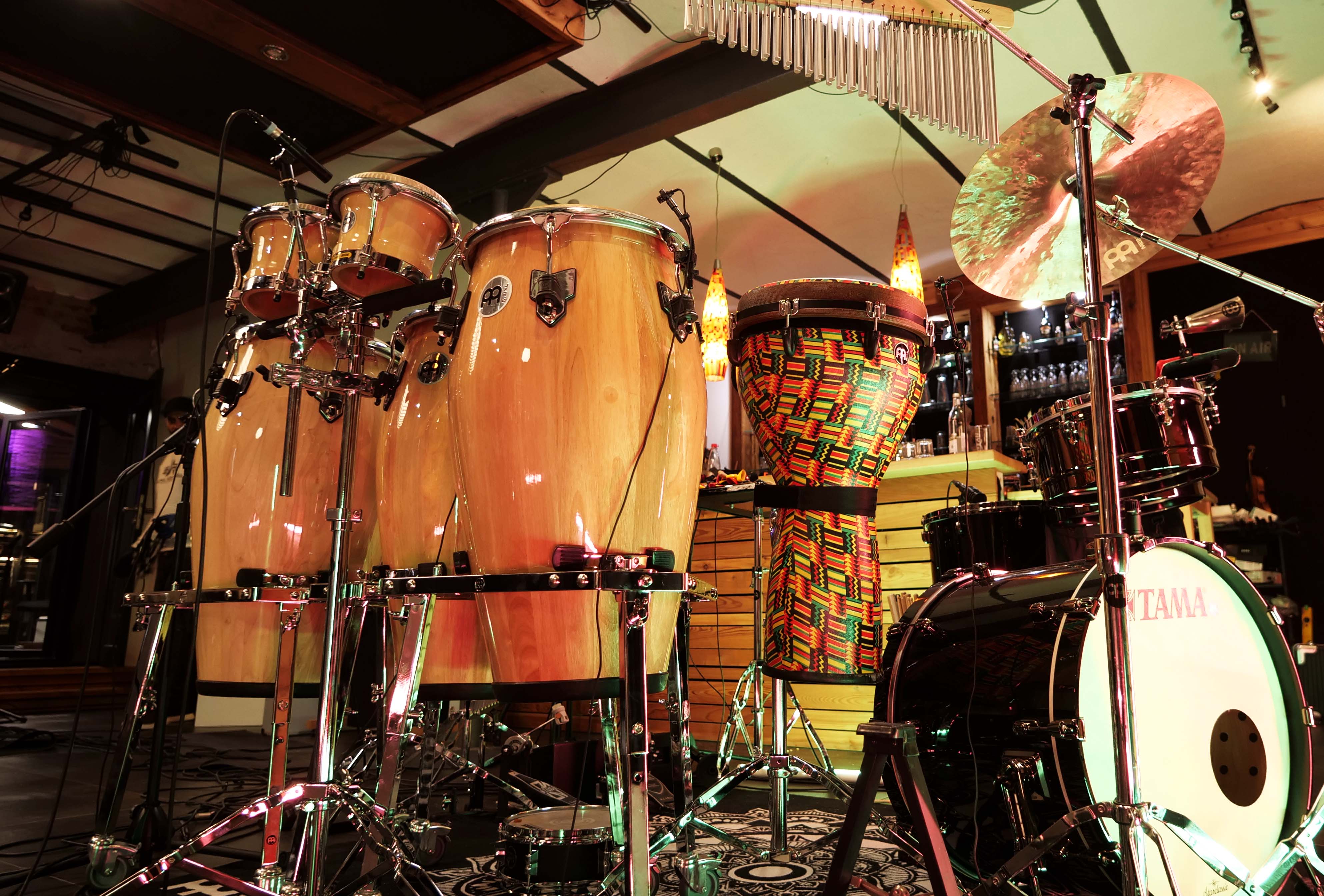 Santino Scavelli teaching African drums, Djembe, Darbuka, lesson, instruction